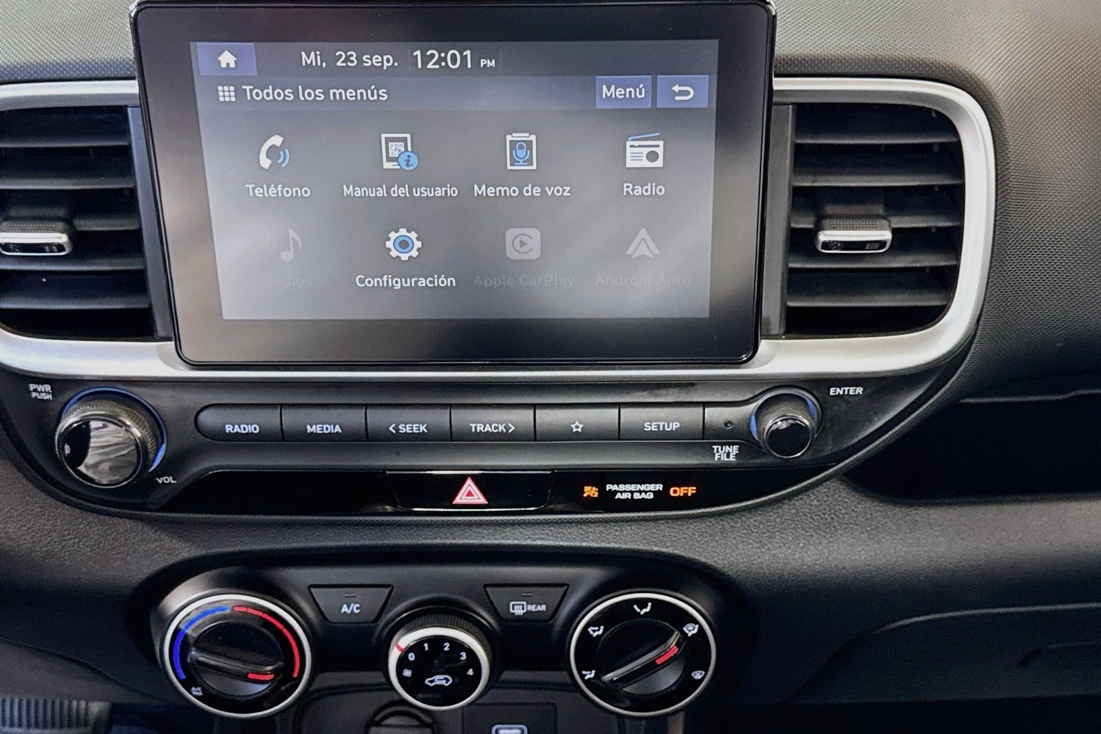 Used 2020 Ceramic White Hyundai SE image 13
