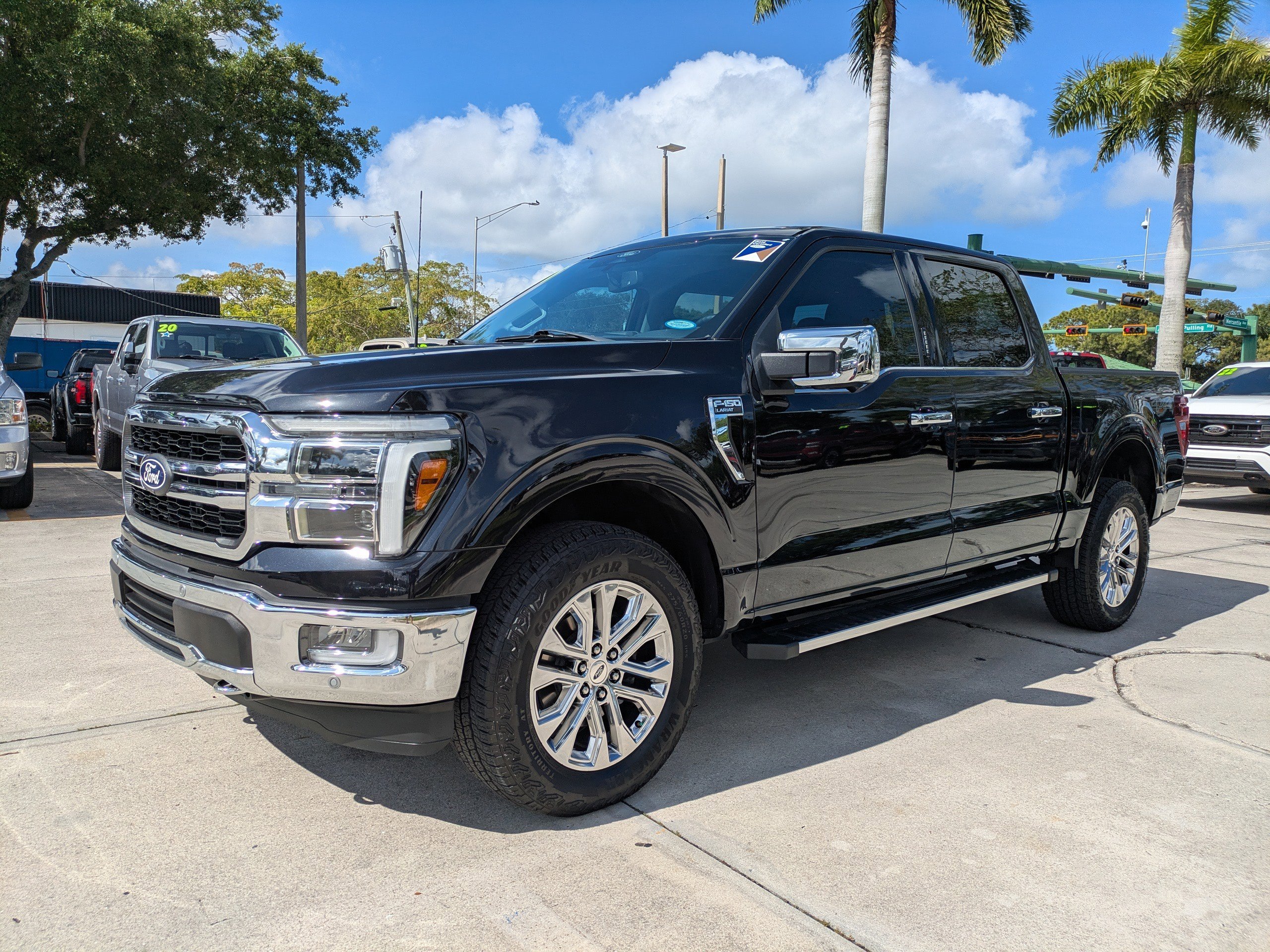 Used 2024 Black Metallic Ford LARIAT image 7