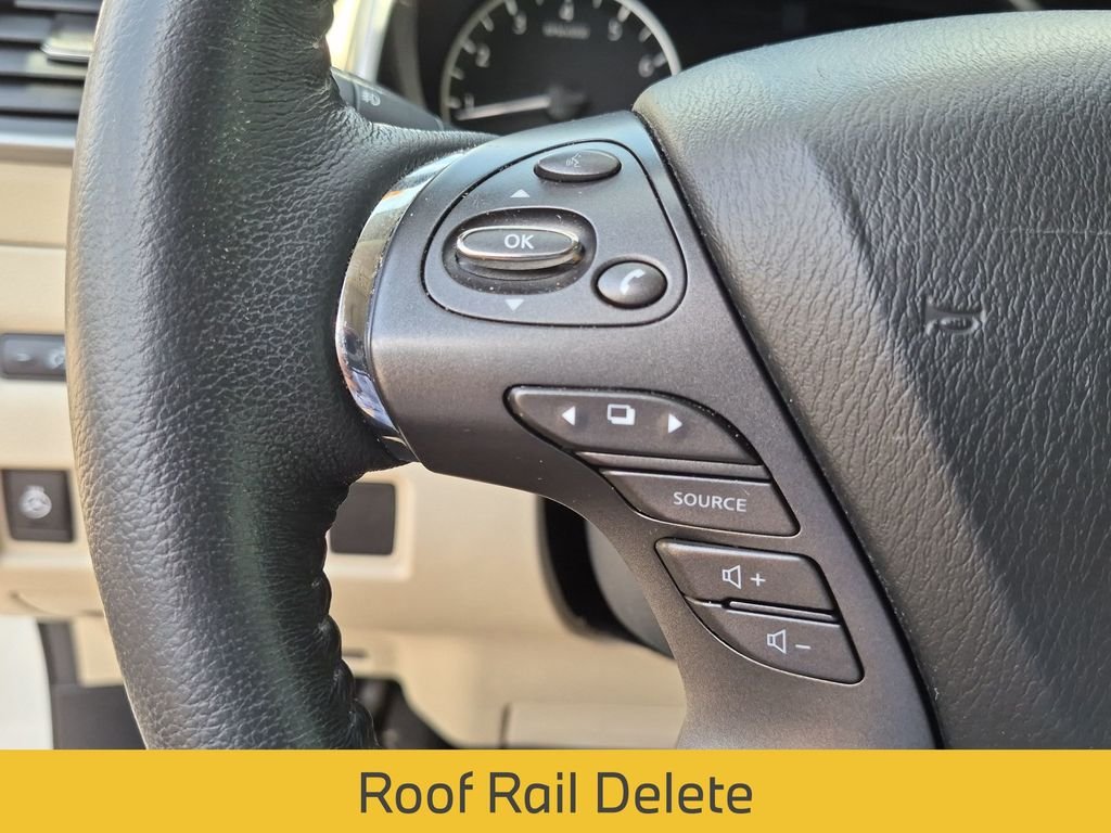 Used 2022 White Nissan SL image 23
