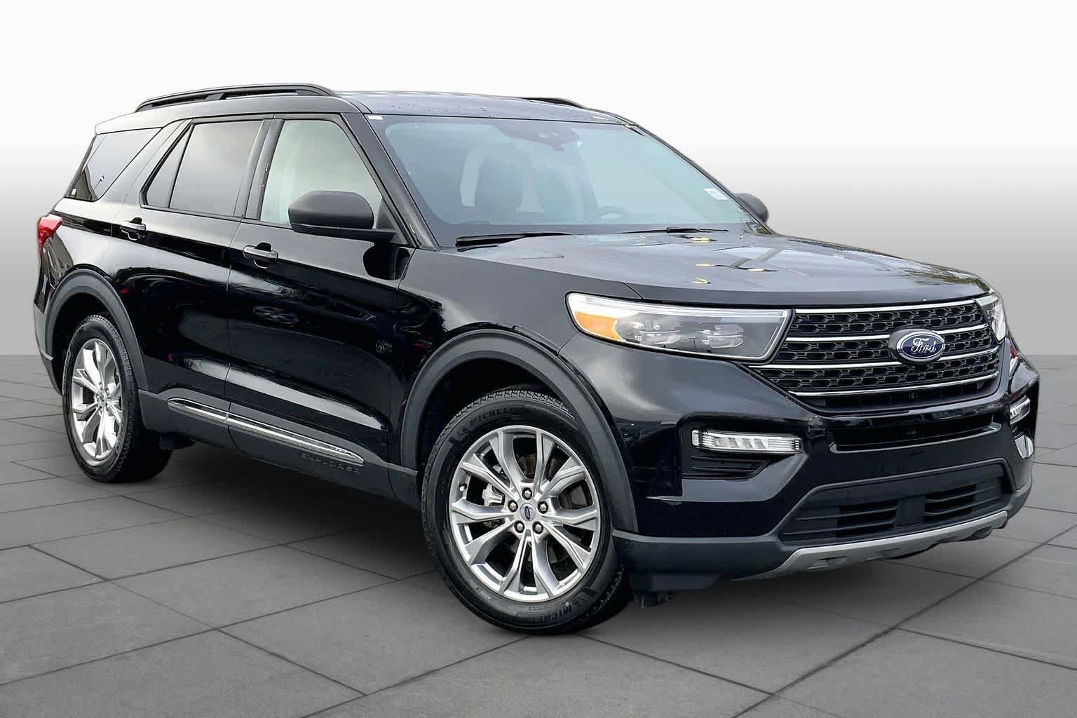 Used 2024 Agate Black Metallic Ford XLT image 3