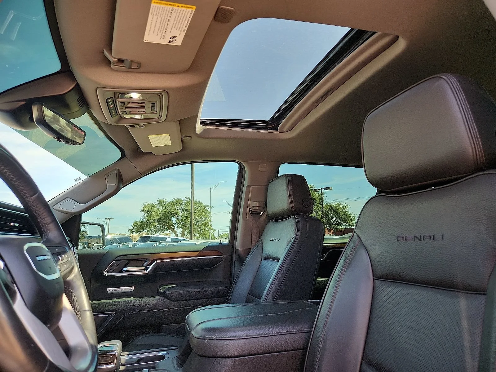 Used 2024 White Frost Tricoat GMC Denali image 14