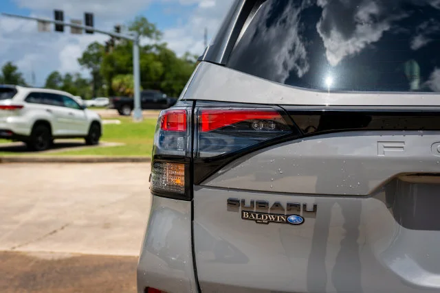 Certified Used 2025 River Rock Pearl Subaru Limited image 34