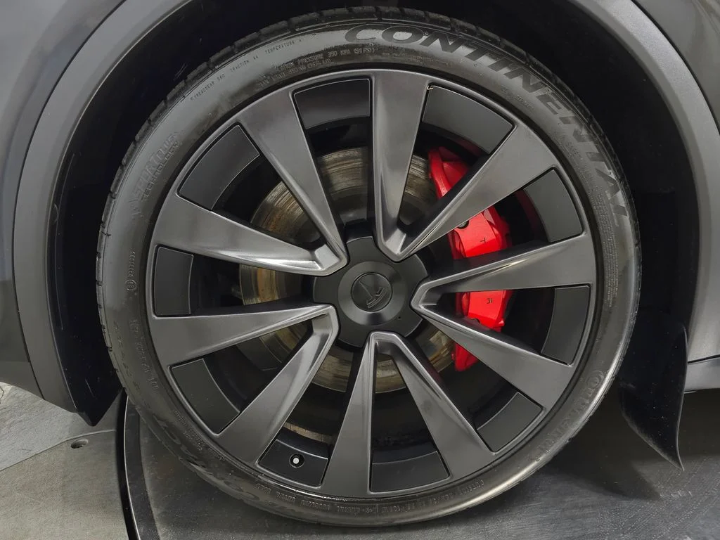 Used 2023  Tesla Plaid image 14