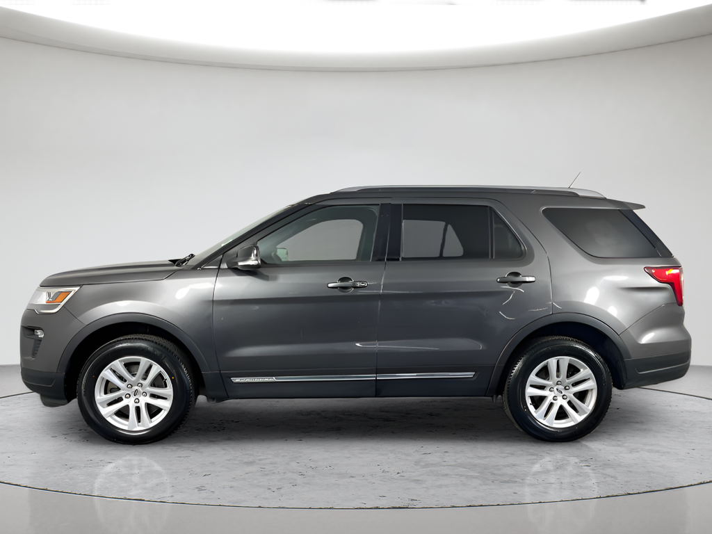 Used 2018 Magnetic Metallic Ford XLT image 8