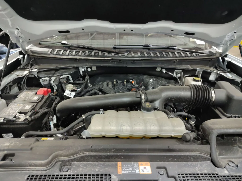 Used 2025 Oxford White Ford Platinum image 8