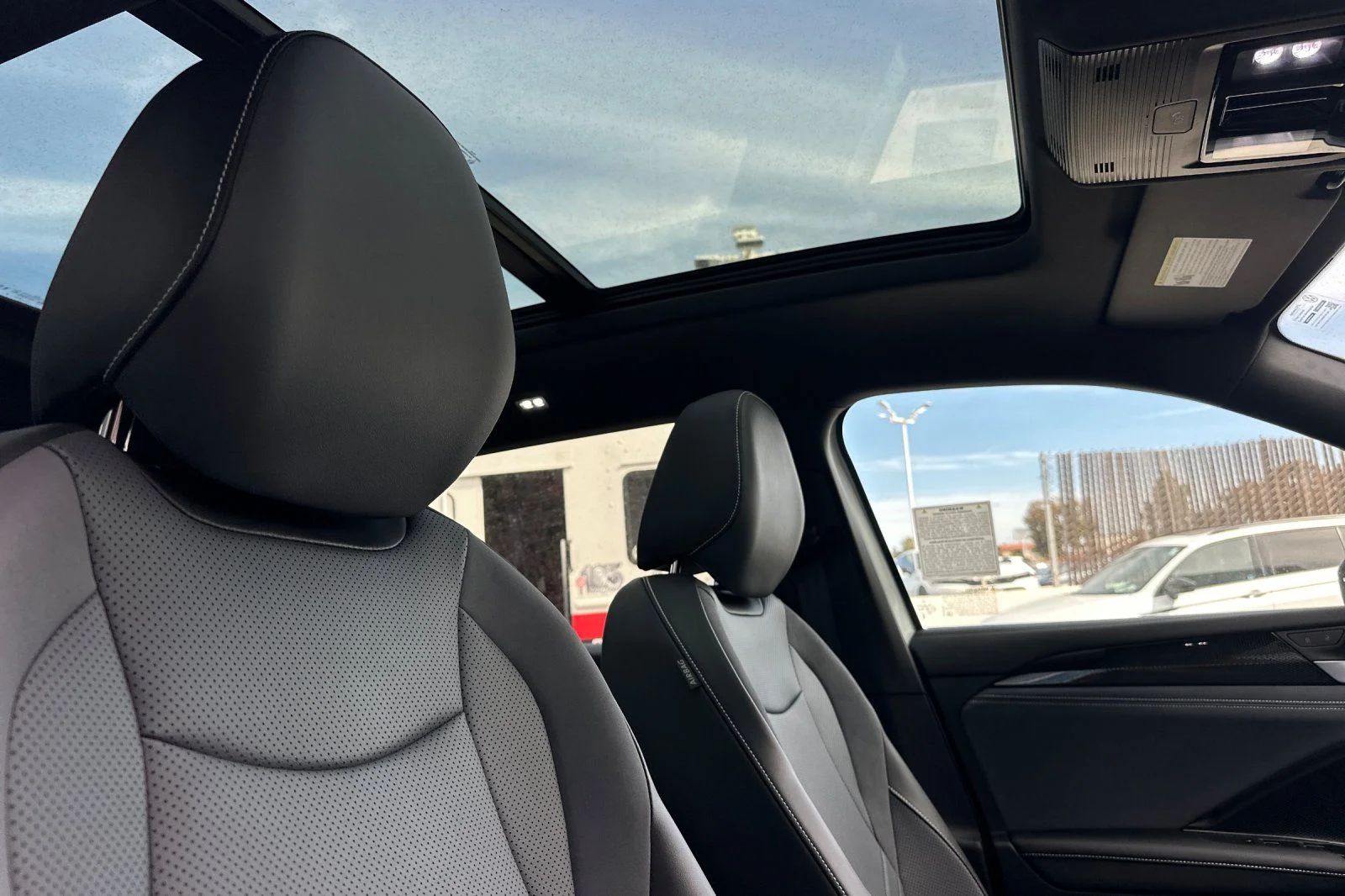 New 2026  Volkswagen 2.0T SE R-Line Black image 15