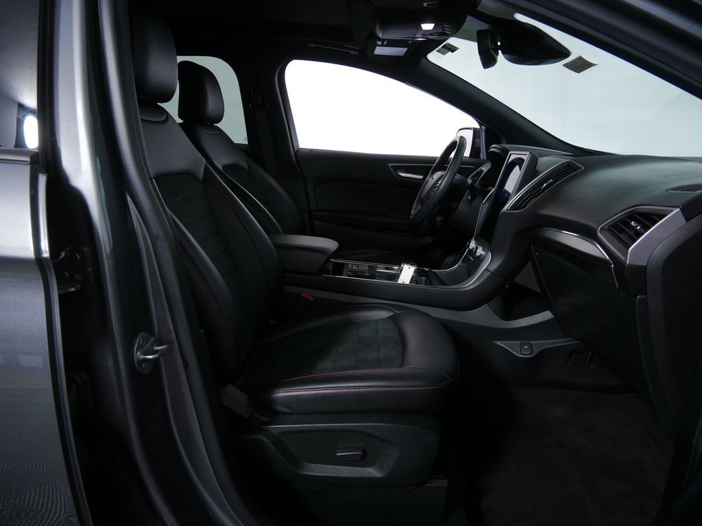 Used 2022 Gray Ford SEL image 10