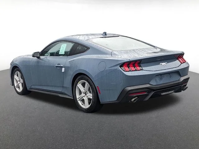 2026 Ford Mustang EcoBoost Fastback - Photo 4