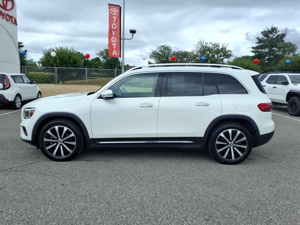 Used 2022 White Mercedes-Benz GLB 250 image 8