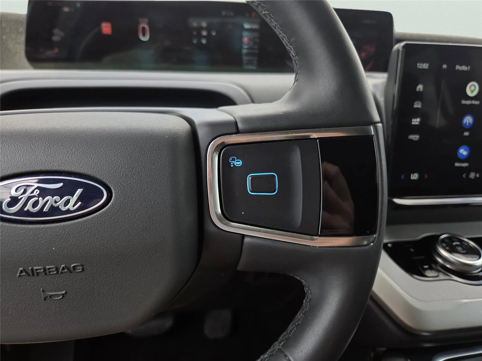 Used 2025 Agate Black Ford Active image 25