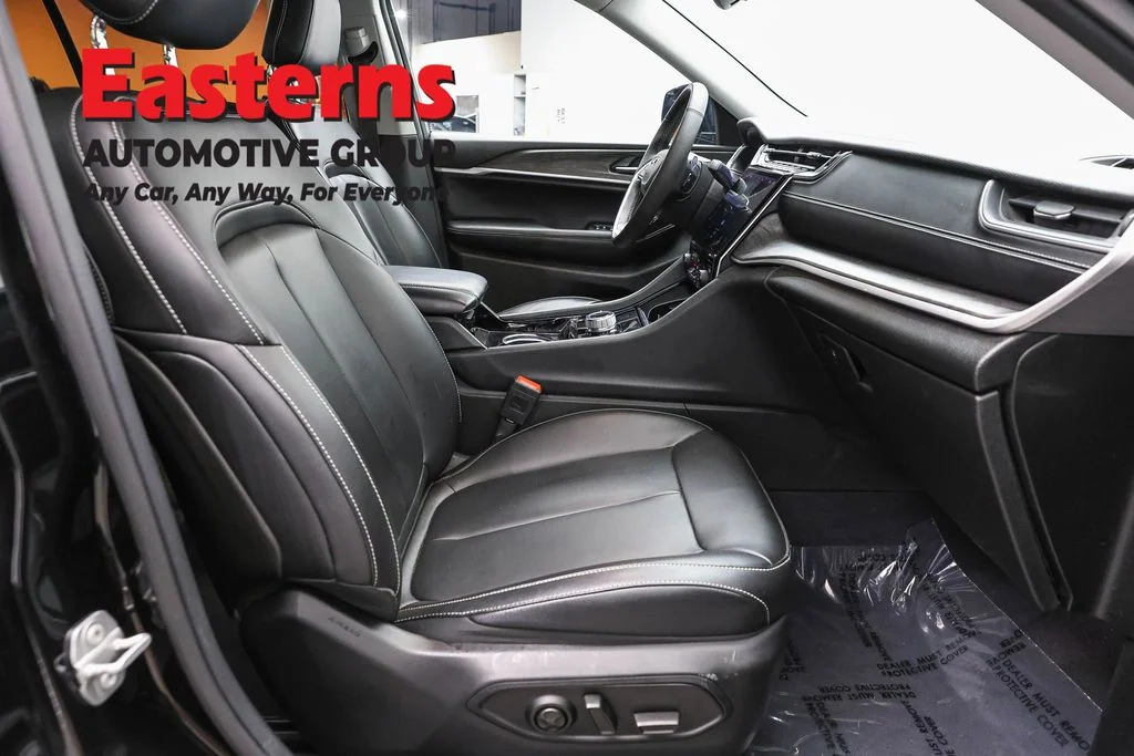 Used 2023 Black Jeep Limited image 26