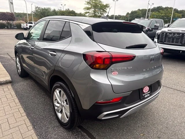 Used 2025 Gray Buick Preferred image 5