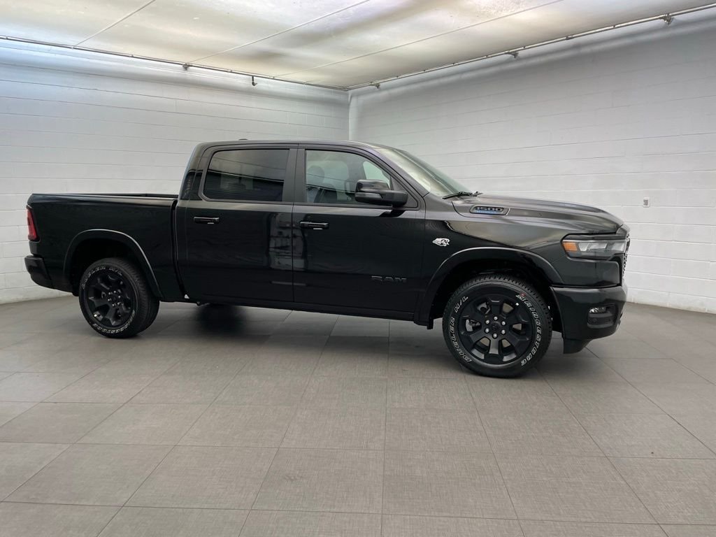 New 2026 Diamond Black Crystal Pearl-Coat Exterior Paint RAM Big Horn/Lone Star image 2