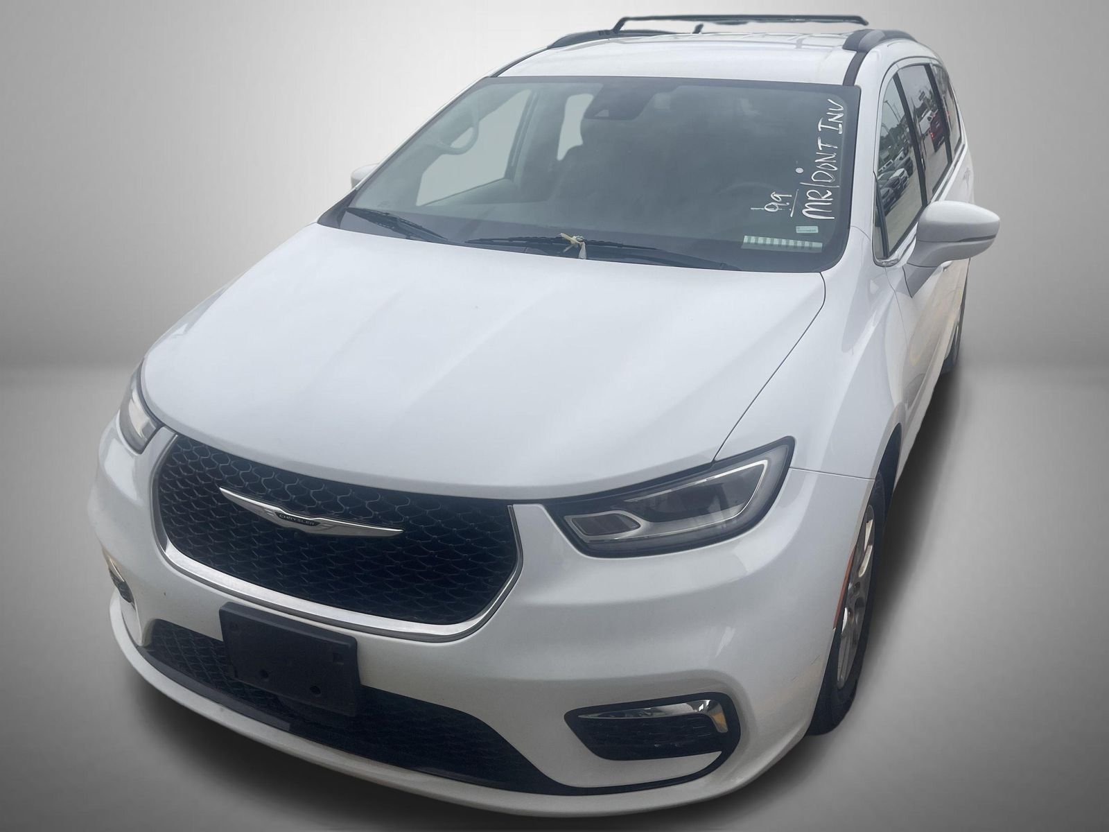 2022 Chrysler Pacifica Touring L's photo