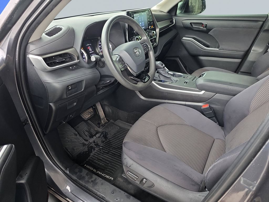 2020 Toyota Highlander L - Photo 10