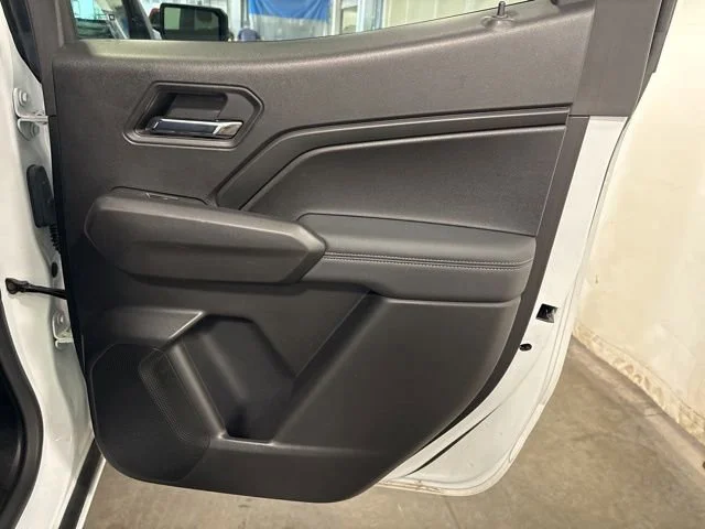 2024 Chevrolet Colorado LT - Photo 38