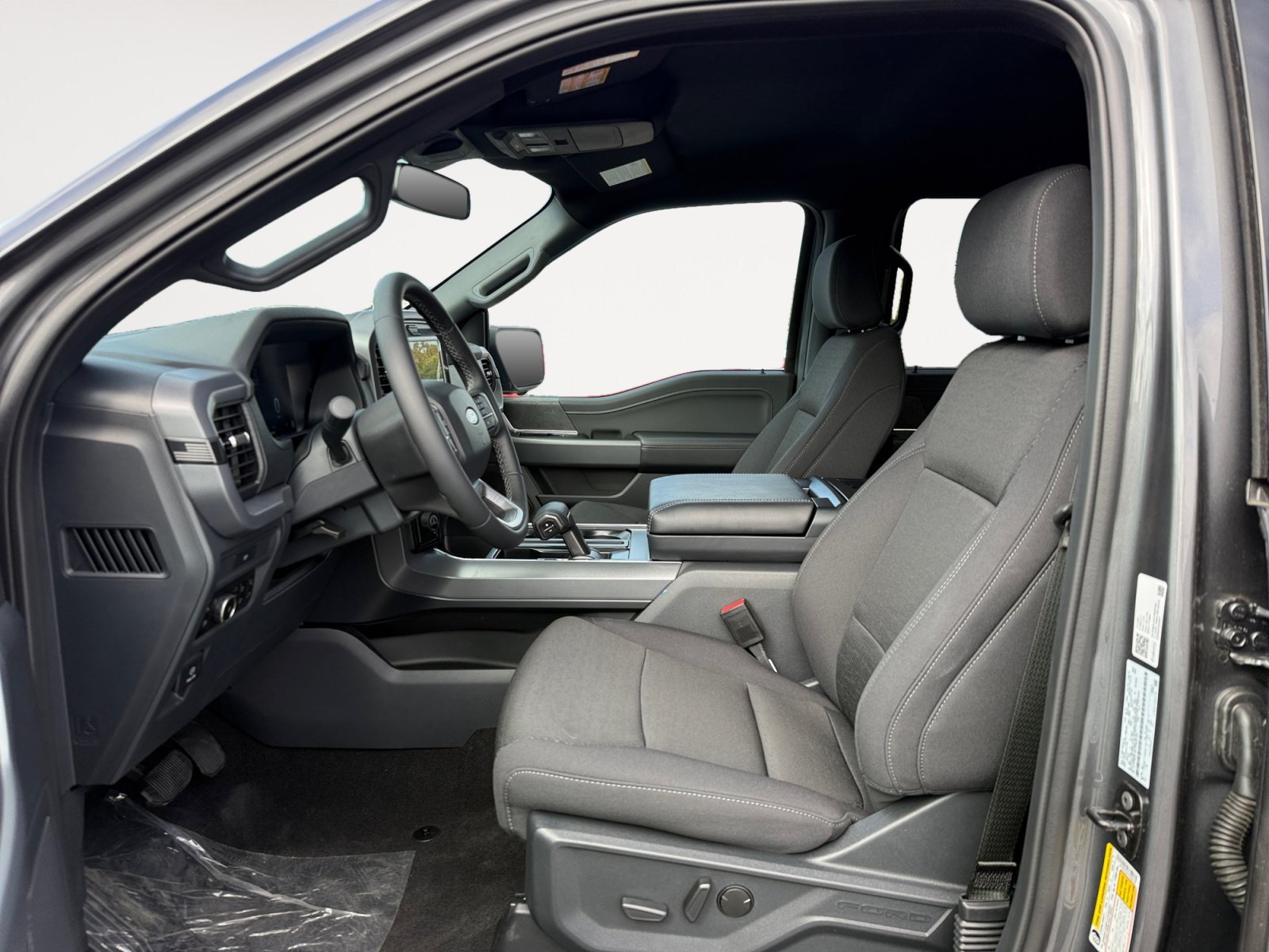 New 2026 Carbonized Gray Metallic Ford XLT image 10