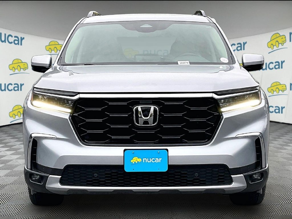 Used 2024 Lunar Silver Metallic Honda Touring image 2