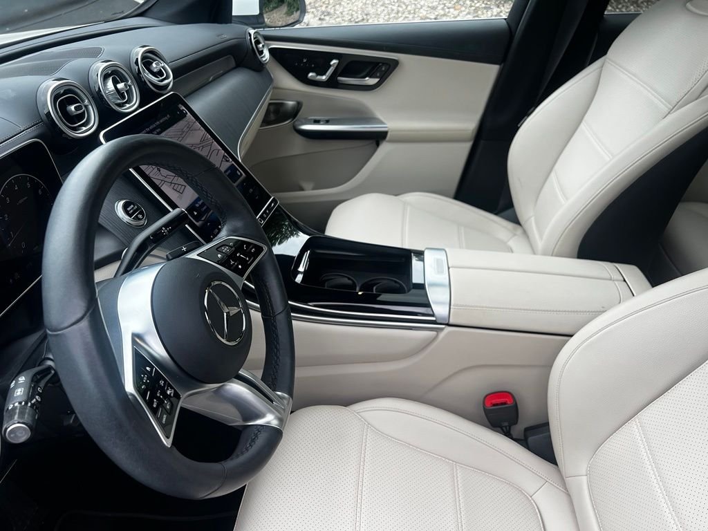 Used 2023 White Mercedes-Benz GLC 300 image 10