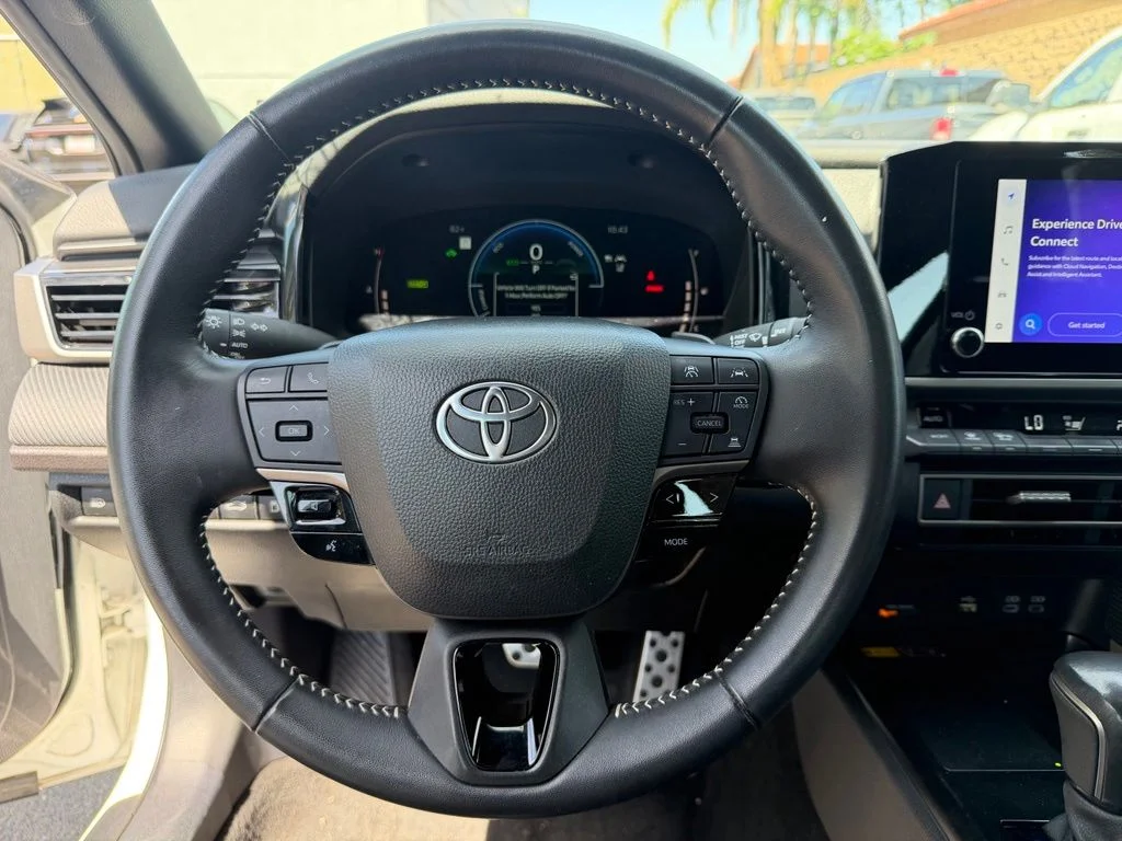 Used 2025 White Toyota SE image 21