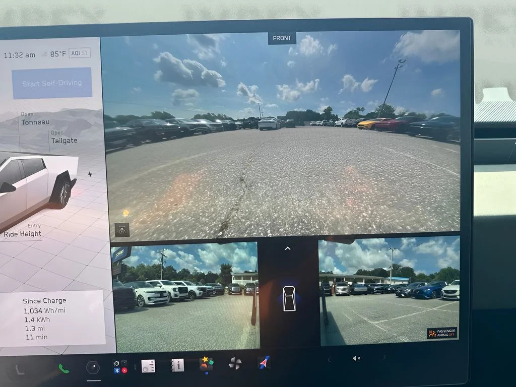 Used 2024  Tesla Base image 18