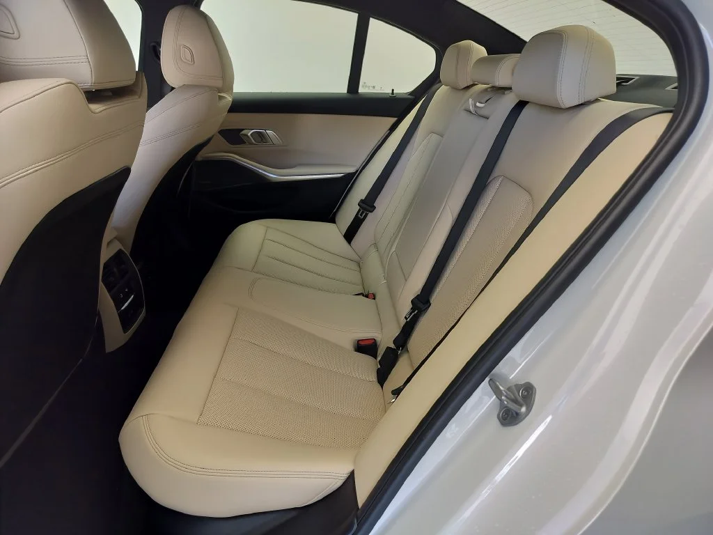New 2026 Mineral White Metallic BMW 330i image 20