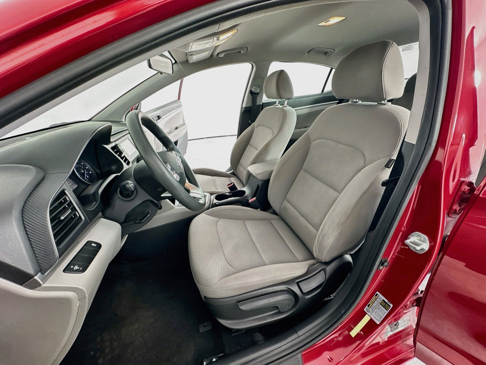 2019 Hyundai Elantra SE - Photo 26