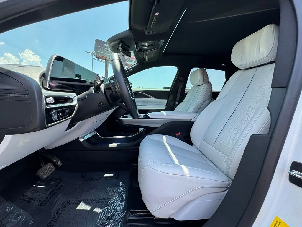 Used 2024 White Cadillac Sport image 23