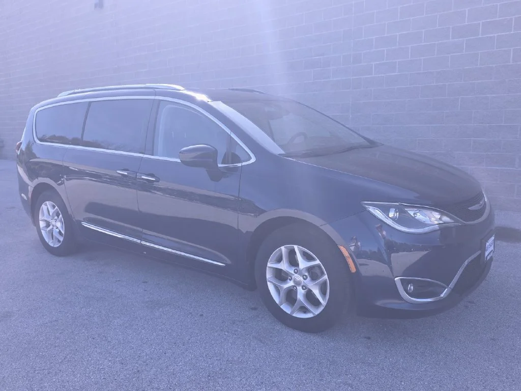 Used 2017 Blue Chrysler Touring L Plus image 14