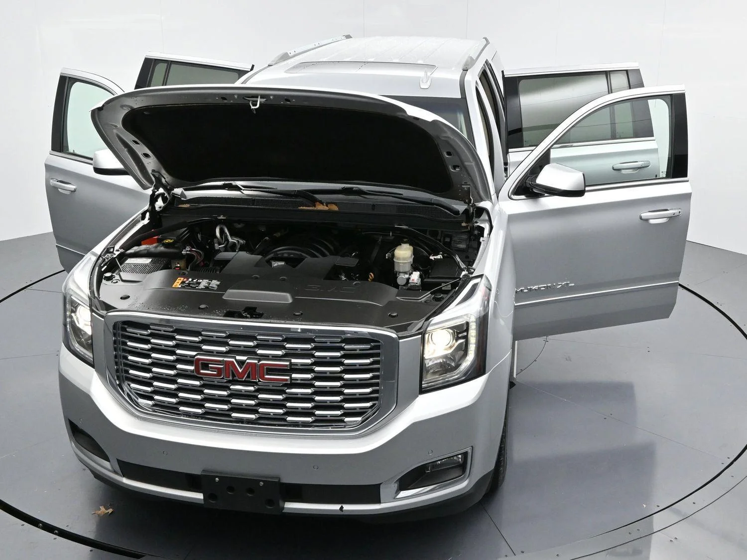 Used 2019 QUICKSILVER METALLIC GMC Denali image 46