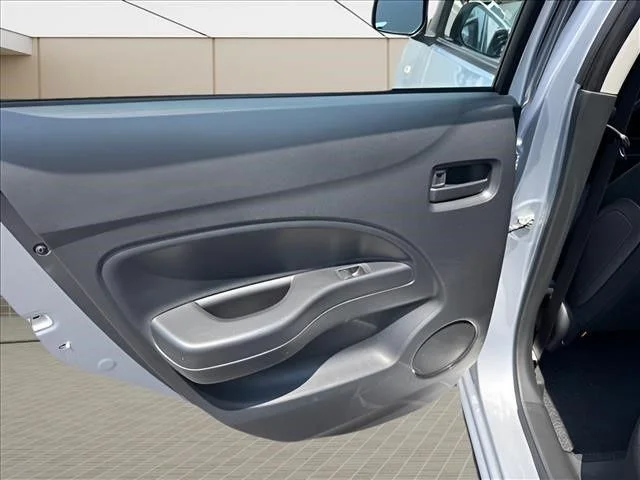 Used 2024  Mitsubishi ES image 15