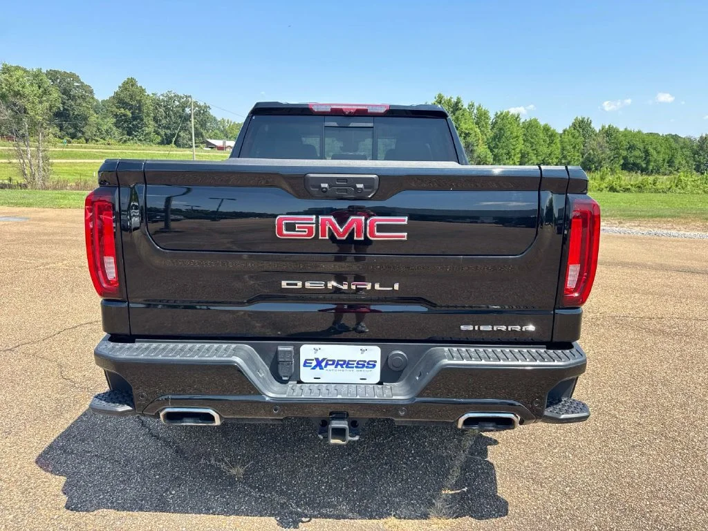 Used 2024 Black GMC Denali image 7