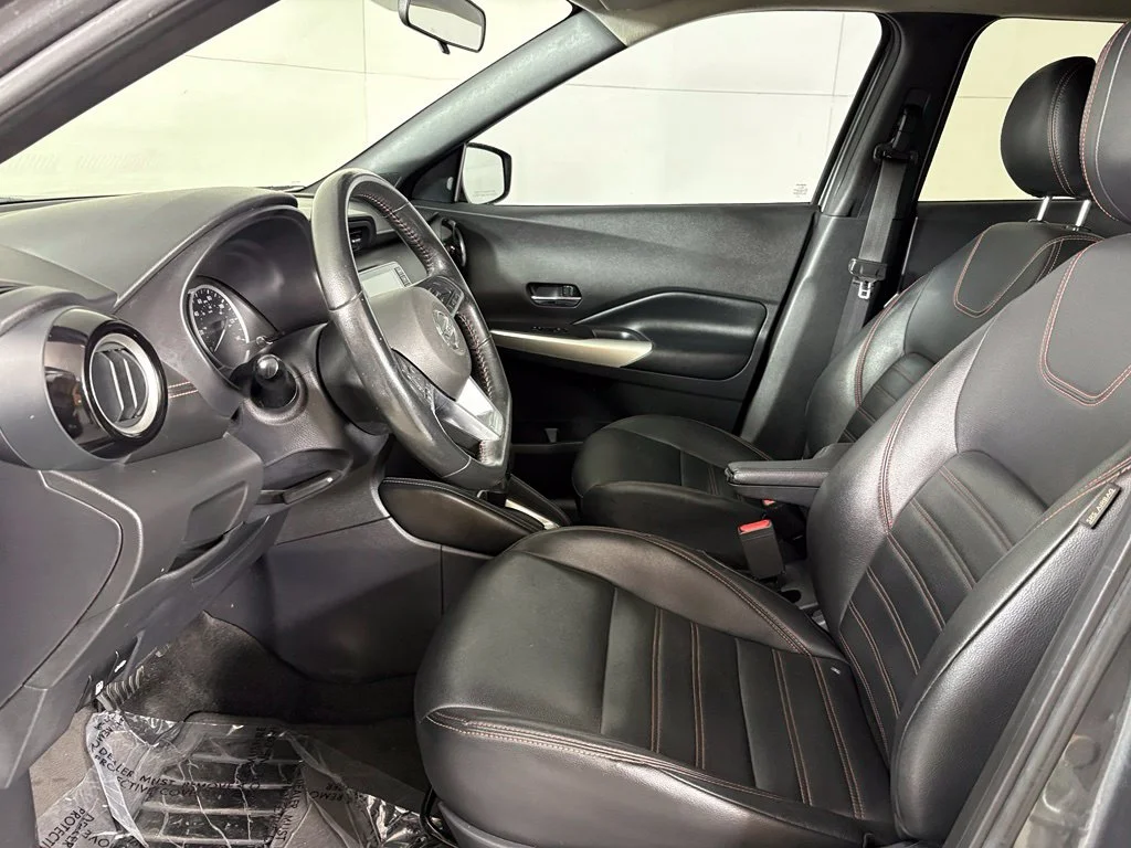 Used 2020 Gray Nissan SR image 25