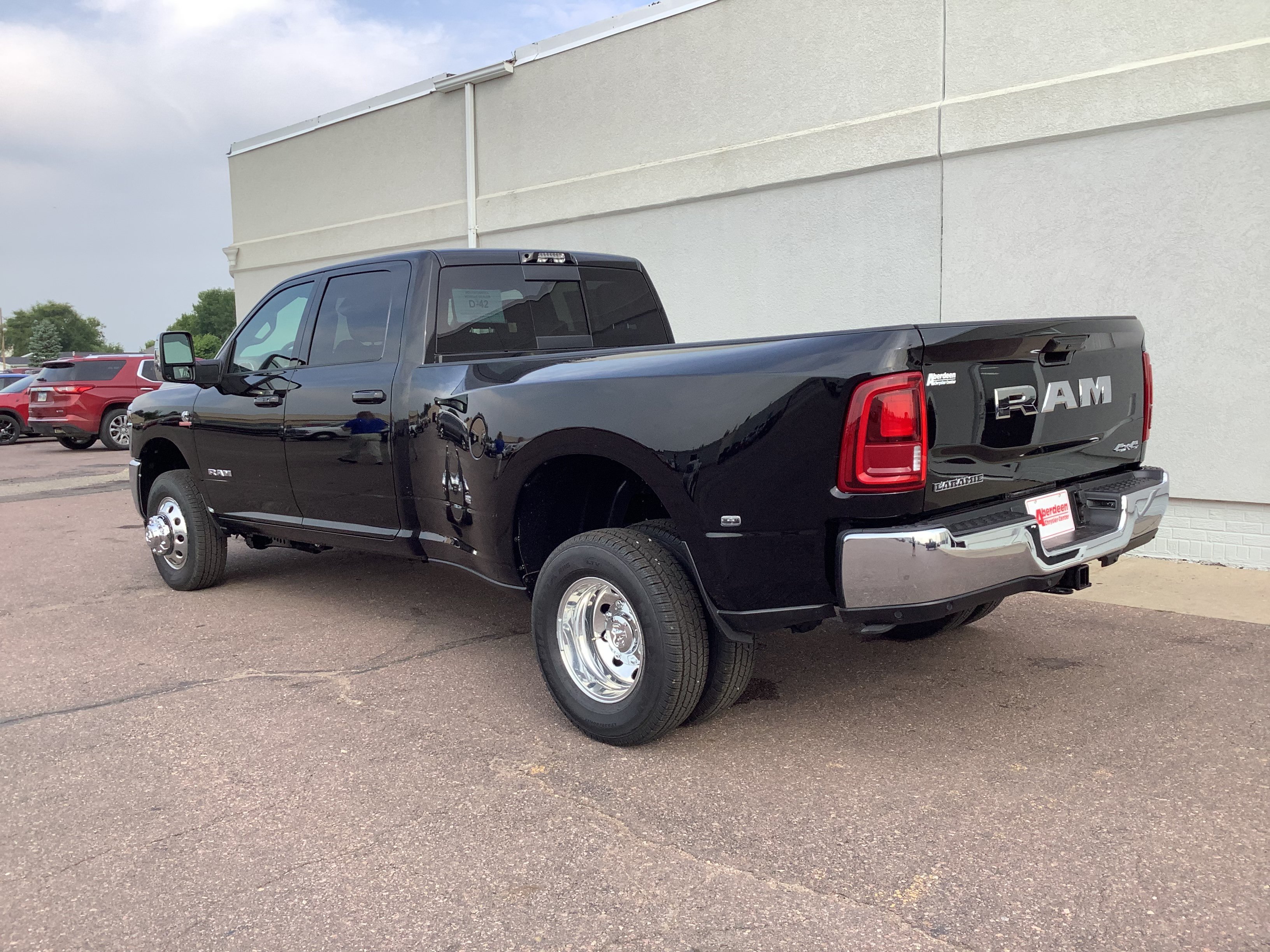 New 2026 Diamond Black Crystal Pearl-Coat Exterior Paint RAM Big Horn image 7