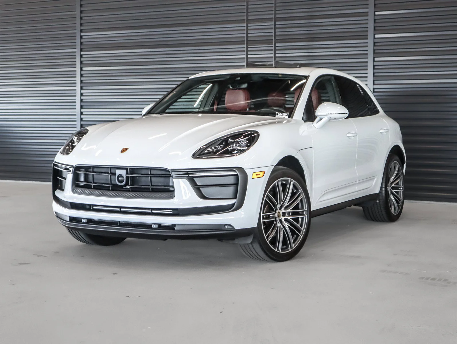 2023 Porsche Macan Base