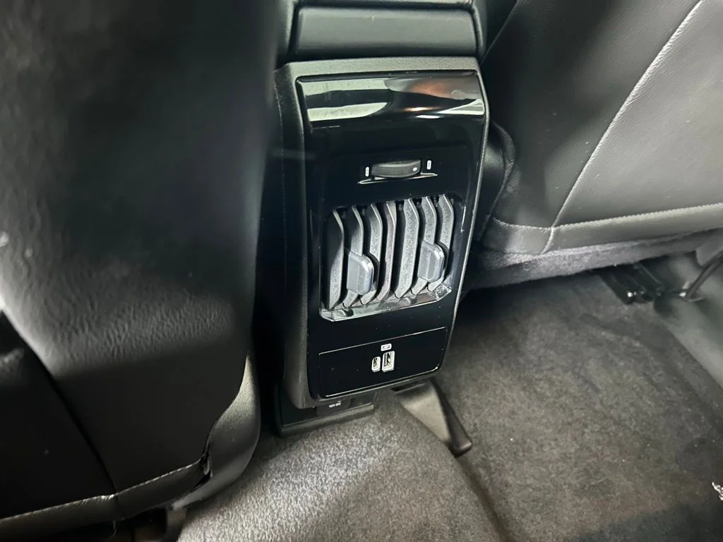 Used 2025 Diamond Black Jeep Latitude image 16
