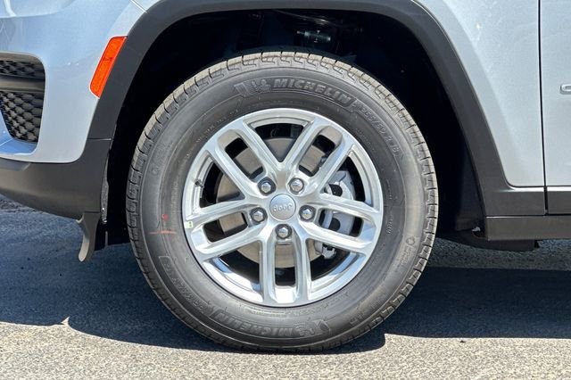 2025 Jeep Grand Cherokee Laredo - Photo 23