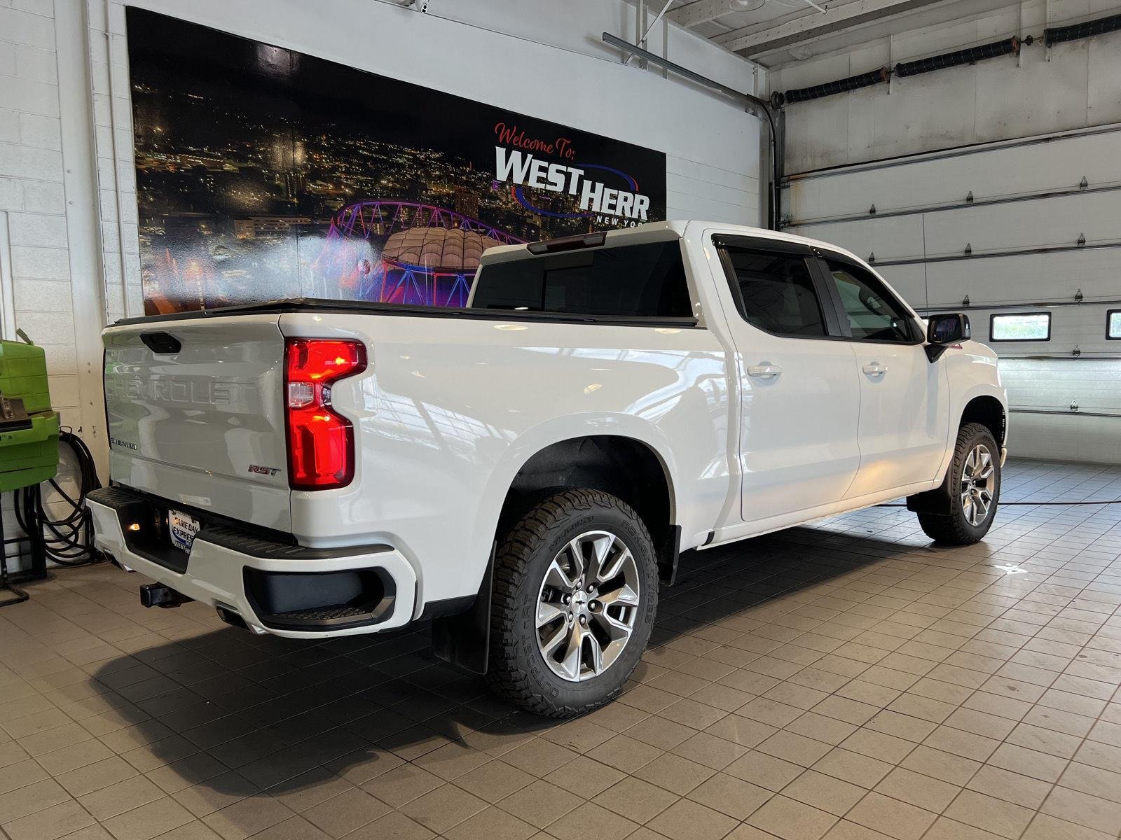 Used 2020 Summit White Chevrolet RST image 10