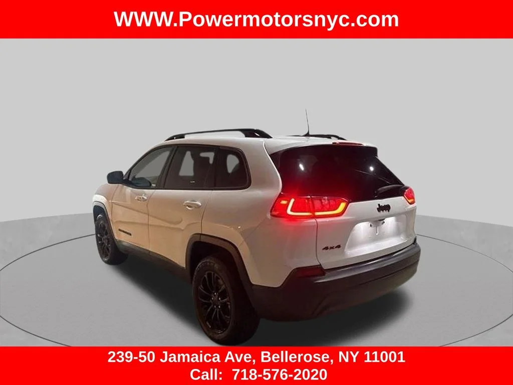 Used 2023 White Jeep Altitude image 7