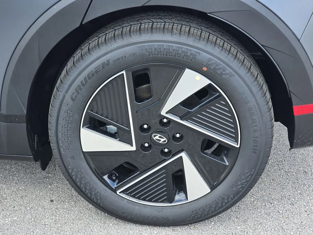 New 2026 Gray Hyundai SEL image 5