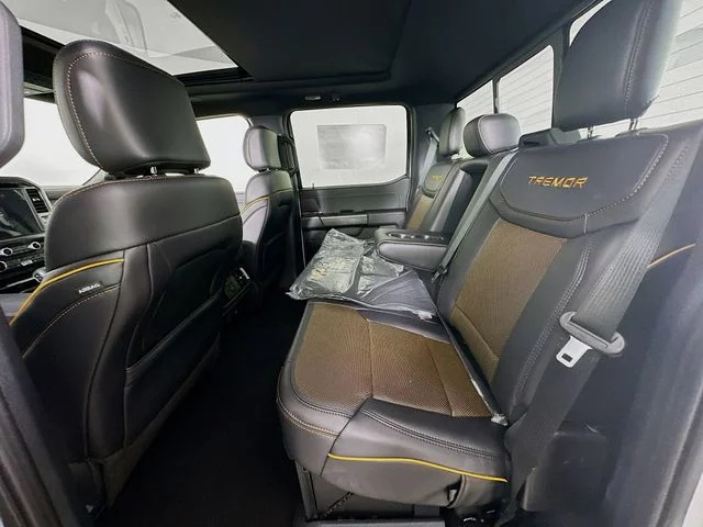 New 2026 Oxford White Ford Tremor image 26