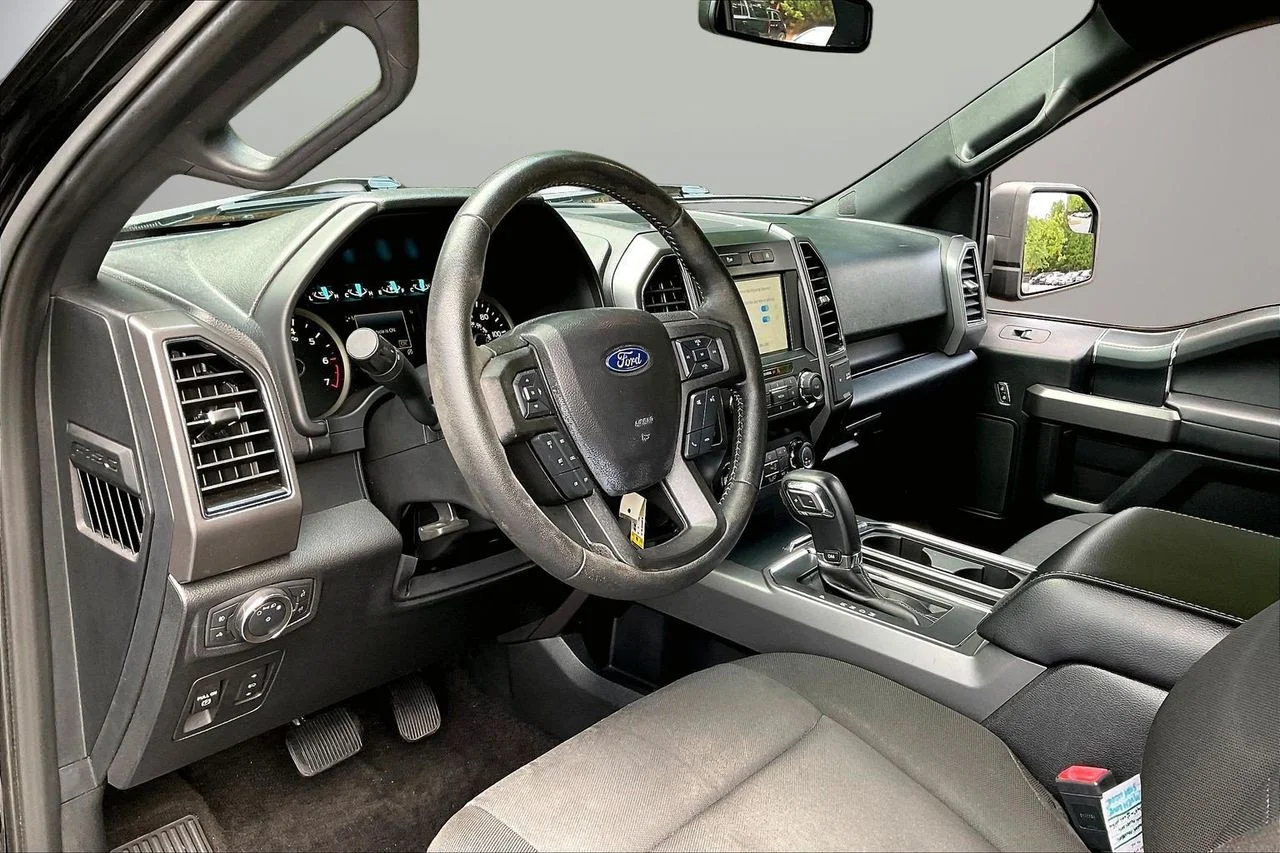 Used 2020 Black Ford XLT image 18
