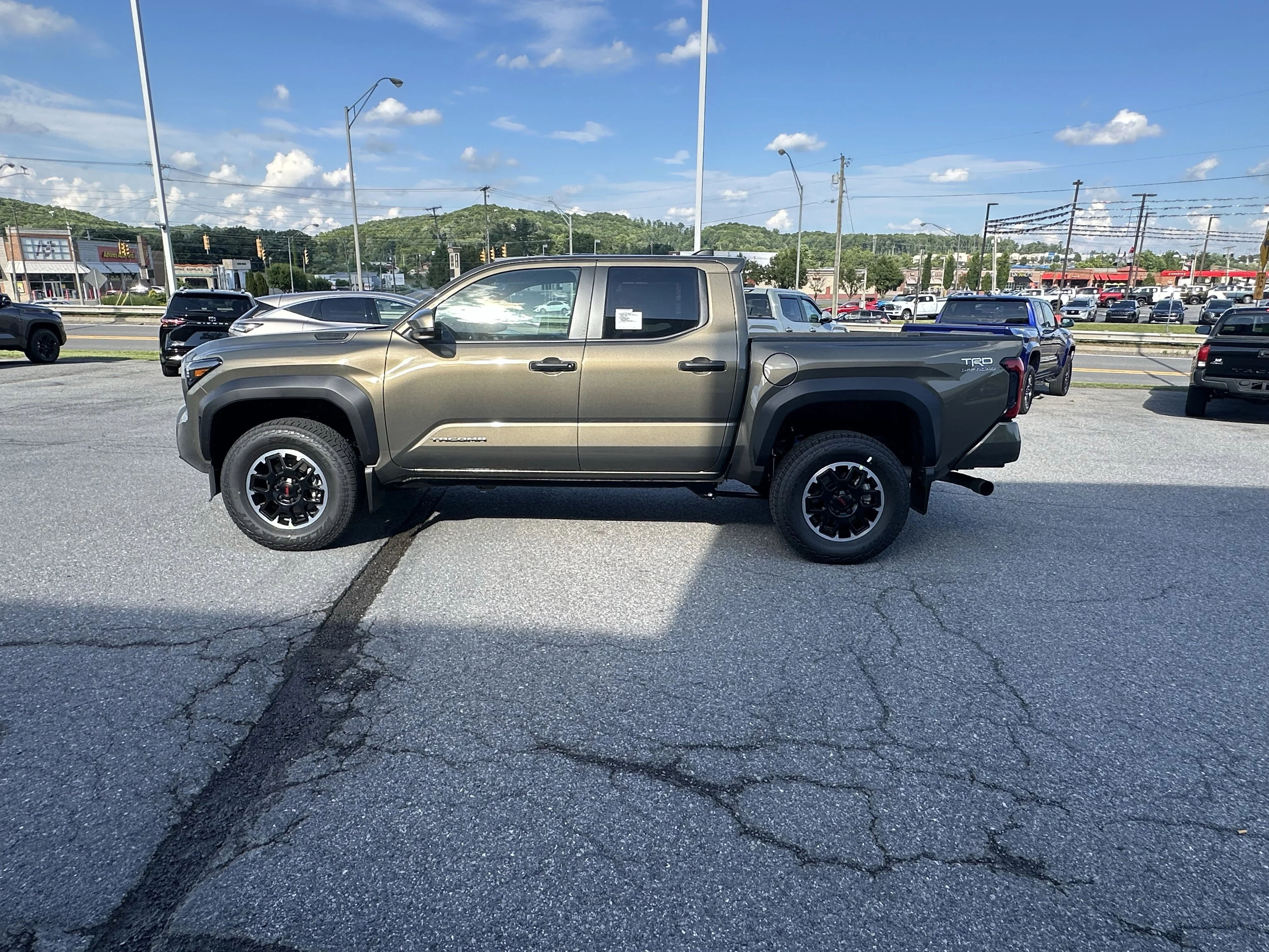 New 2026 BRONZE OXIDE Toyota TRD Off Road Hybrid image 6