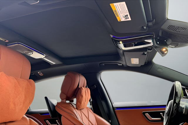 Used 2024 Brown Mercedes-Benz Maybach S 580 image 22