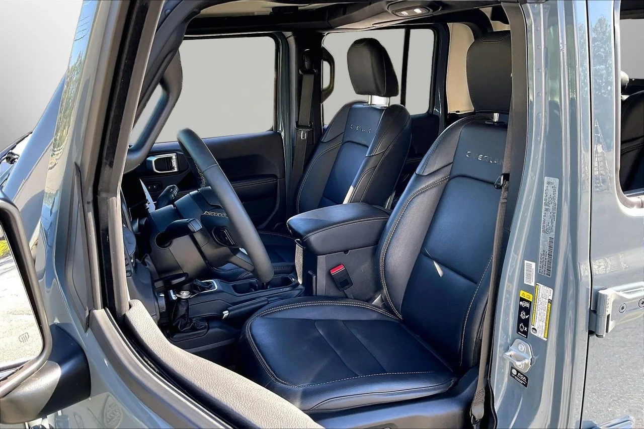 Used 2024 Gray Jeep Sport S image 20