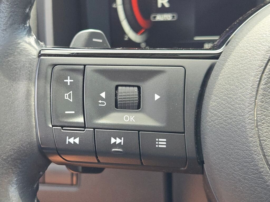 Used 2021  Nissan Platinum image 30
