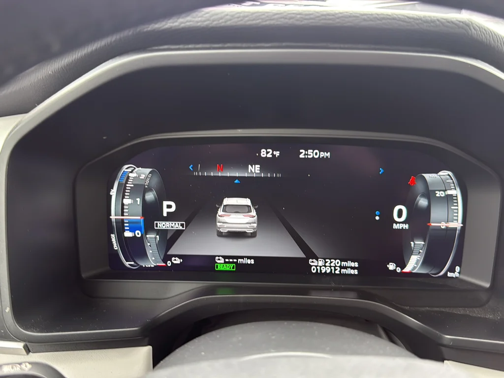 Used 2023 Black Mitsubishi SEL image 38