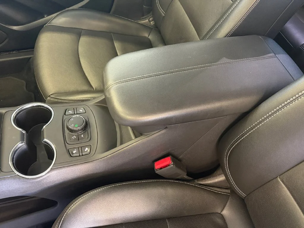 Used 2024 Summit White GMC SLT image 12