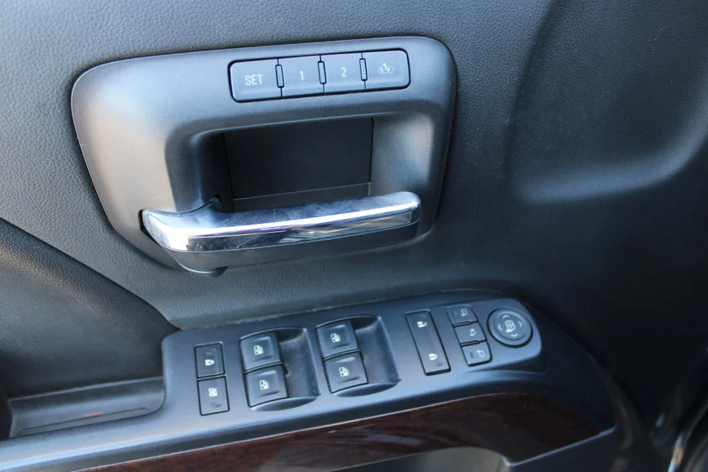 Used 2017 Black GMC SLT image 29