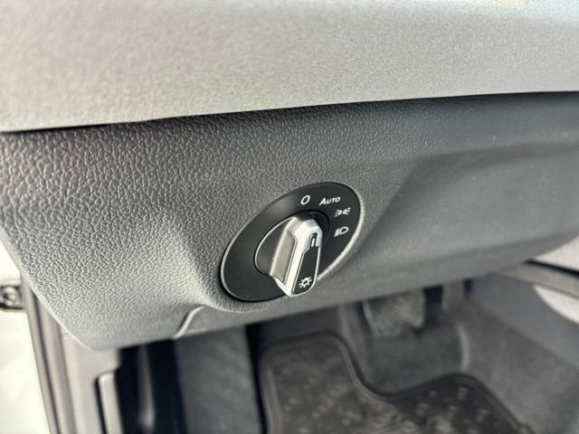 New 2026 Opal White Pearl Volkswagen 1.5T SE image 10
